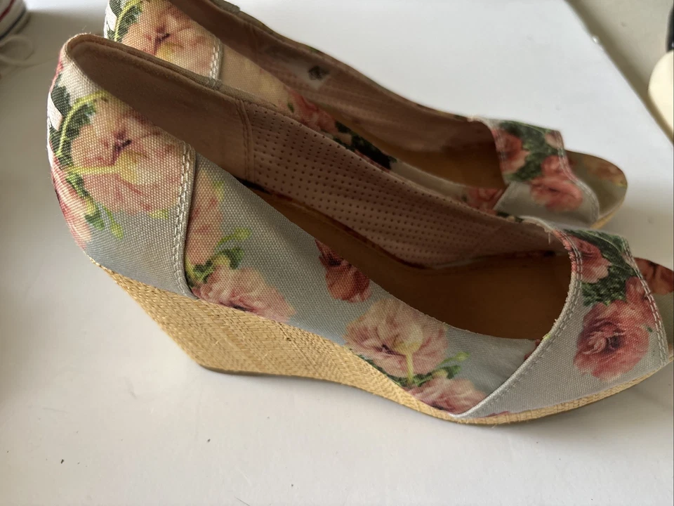 Toms 女式 8.0 Espadrilles 坡跟高跟鞋多色花卉懒人露趾 — 第 4/4 张图片