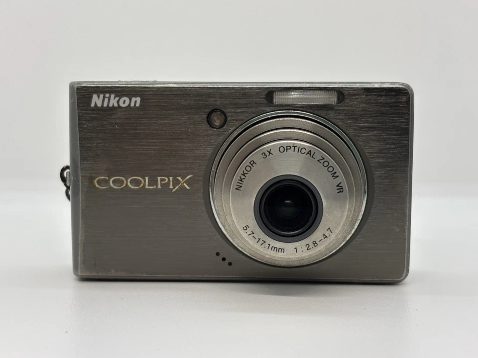 Nikon COOLPIX S500 Gray 7.1MP 3x Zoom Compact Digital Camera From Japan / Exc - Image 3 of 4
