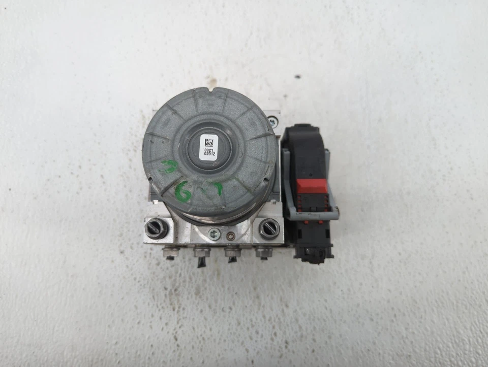 2021-2022 Volkswagen Tiguan Abs Pump Control Module HO0SO - Image 3 of 4