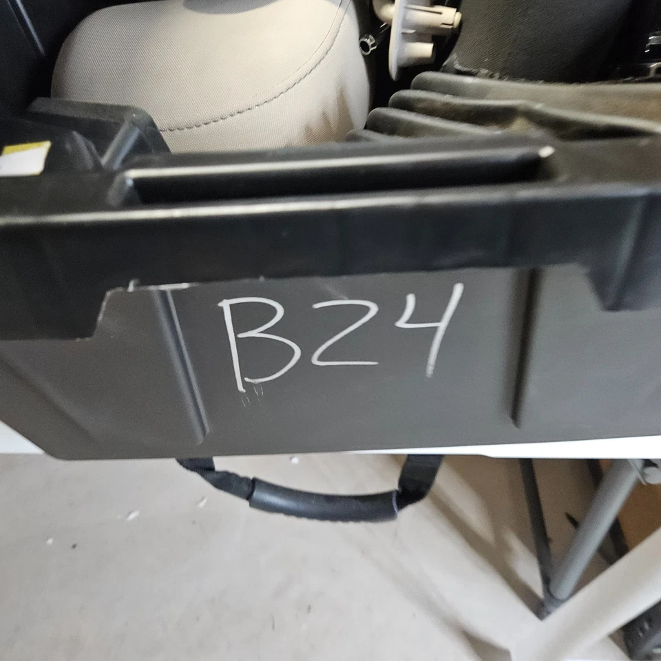 Lincoln Navigator 2007-2014 interior pasajero lado derecho manija moldura bisel Foto 4 de 4