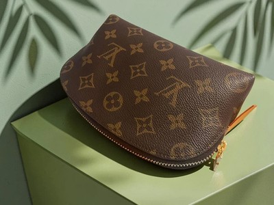 LOUIS VUITTON Monogram Pochette Cosmetic PM Pouch LV w/box
