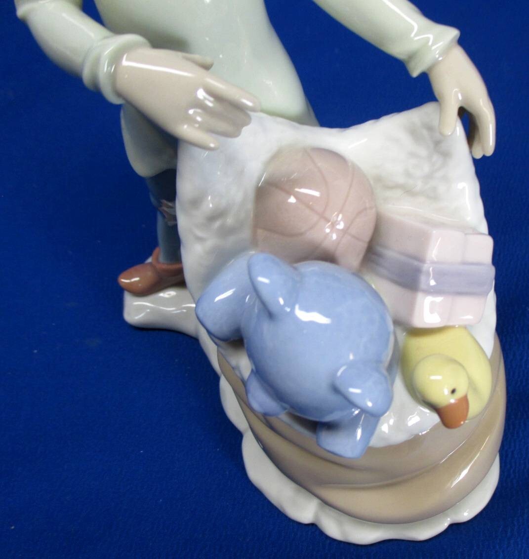 LLADRO×SANTA’S WORKSHOP LLADRO SANTA'S MAGICAL WORKSHOP FIGURINE #6894 SACK OF