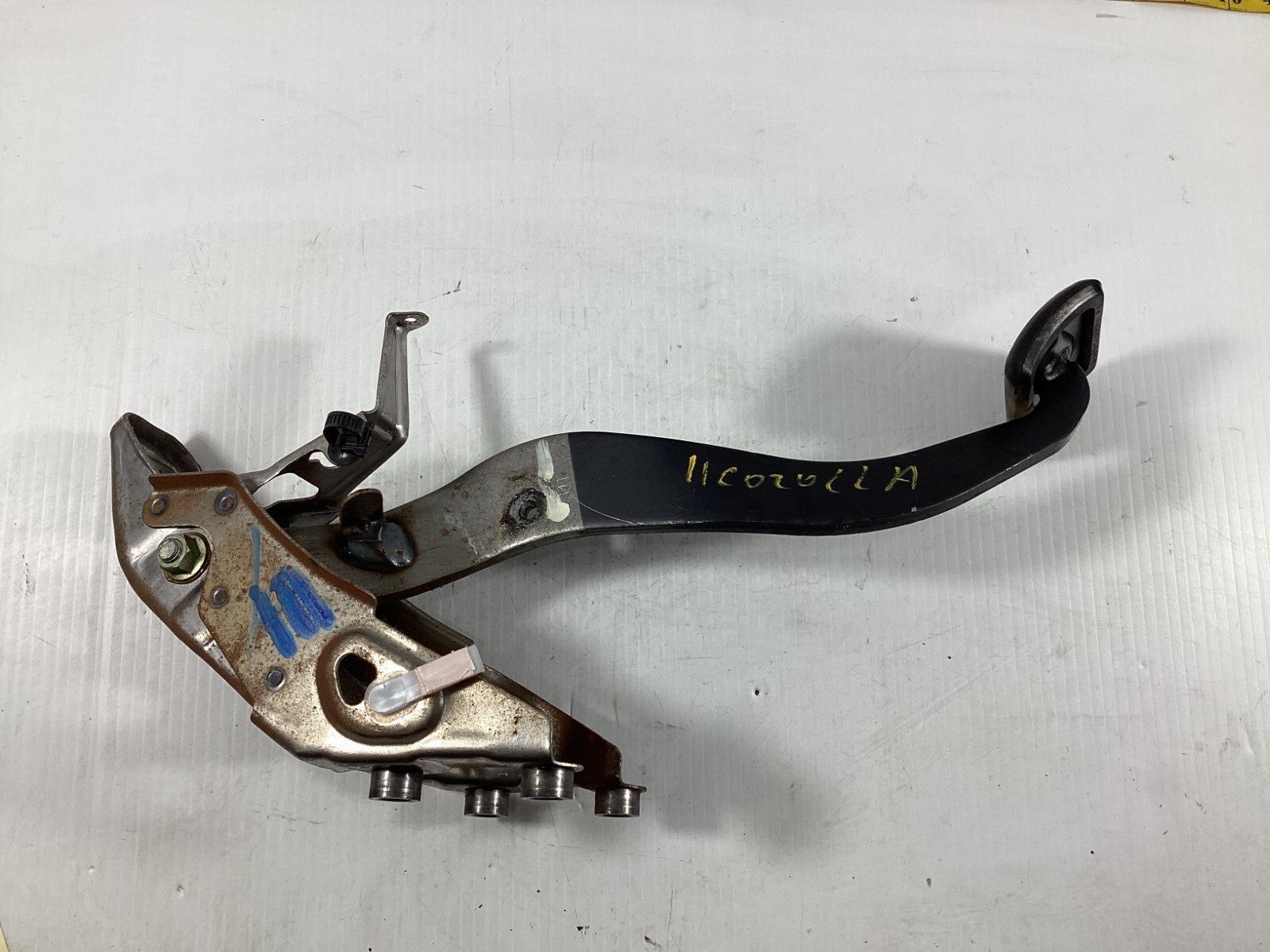 2009-2013 Toyota Corolla  Brake Pedal W/ Bracket OEM .