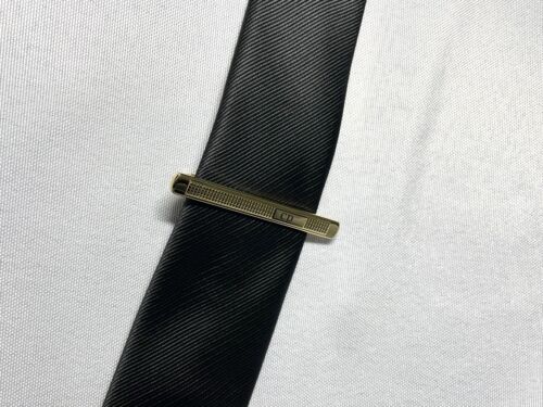 Auth Christian Dior CD Logo Pattern Line Tie Pin Tie Bar Tie Clip Gold  Vintage - Afbeelding 1 van 12