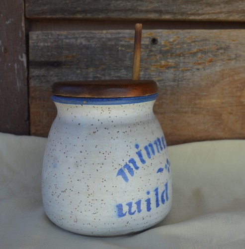 Minnesota Wild Rice Pottery Honey Crock Jar Wood Lid & Dipper Signed Lana Lorna? - Picture 19 of 23