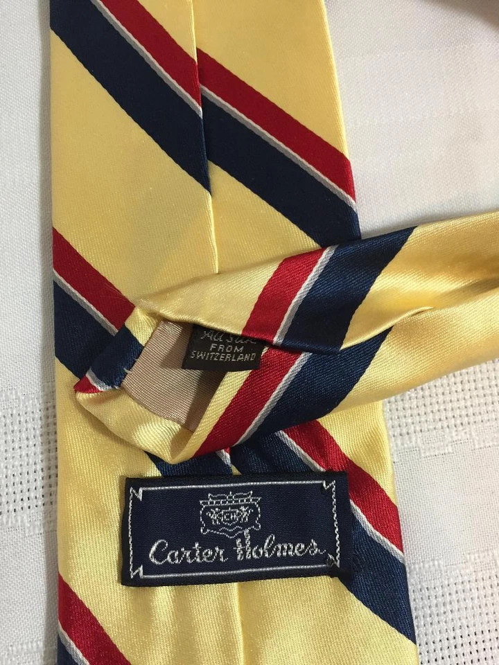 Corbata de cuello de seda de longitud clásica Carter & Holmes para hombre ~ dorada con rayas rojas/azules Foto 2 de 4