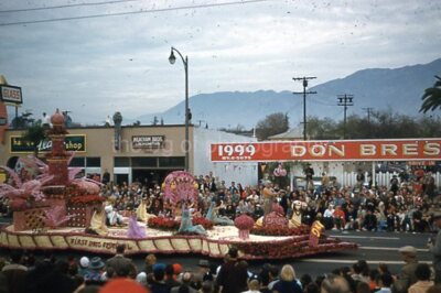 ROSE PARADE FLOAT Found SLIDE Photo VINTAGE 35mm 1950's PASADENA T 312 LA 92 E