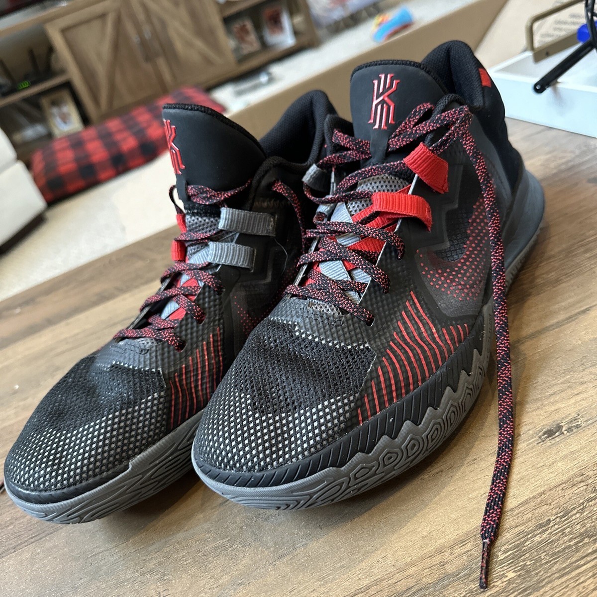 Nike Kyrie Flytrap 5 Basketball Shoes Mens Sz 12 Black Red