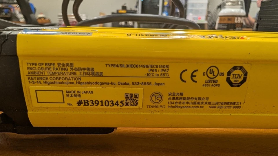 Keyence Light Curtain System GL-T11R  GL-R24H-T - Image 3 of 4