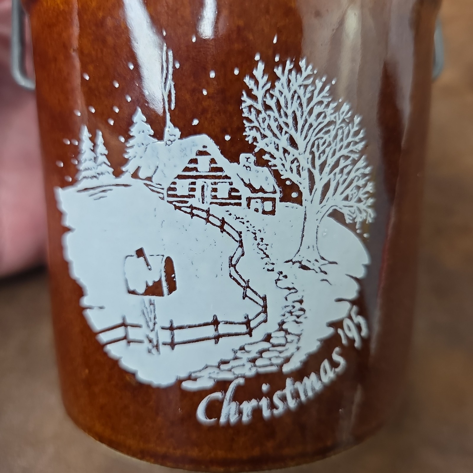 Vintage Christmas 1995 Brown Stoneware Cheese Crock Wire Bail Handle Clamp Lid