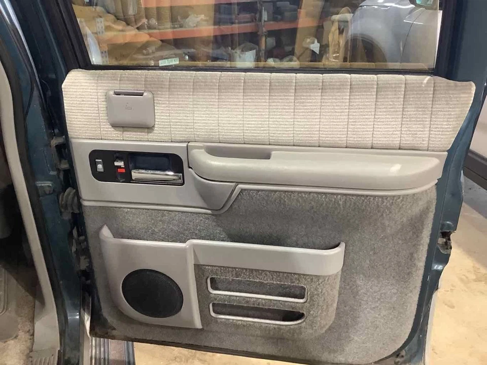 Used Power Steering Pump fits: 1994 Gmc Suburban 1500 8-350 5.7L VIN K 8th digit - Image 2 of 4