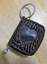Mini brelok fotograficzny Brighton brązowy skórzany krokodyl wytłaczany tekstura