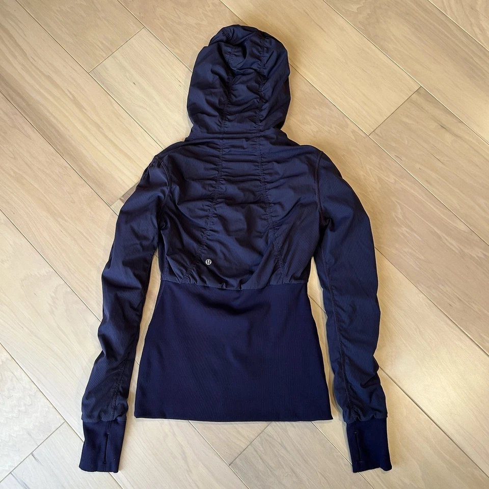 Chaqueta con Capucha Lululemon Dance Studio Reversible Púrpura para Mujer 8 Foto 3 de 4