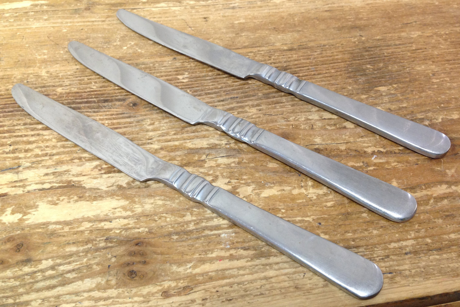 China With Ridges Pattern Stainless International Silver 3 Dinner Knives China Ridges Lines ...