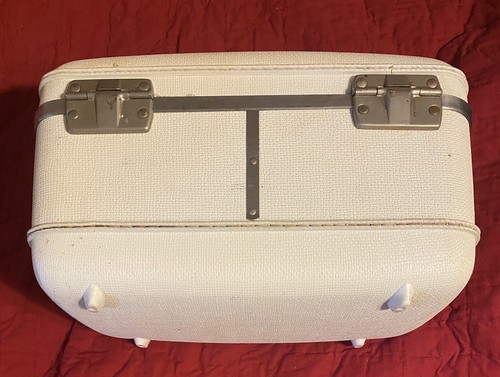 VTG American Tourister White TIARA Train Case Make Up Suitcase No Key - Picture 5 of 13