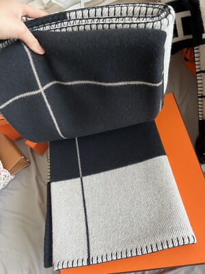 エルメス HERMES AVALON III アヴァロン　袋あり Avalon III throw blanket | Hermès USA