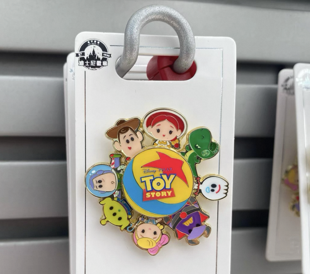 DisneyStore PALS イーヨー ピンバッジ っ◔◡◔)っ 💖𝗡𝗲𝘄 𝗔𝗿𝗿𝗶𝘃𝗮𝗹!!💖 New & Exclusive Zootopia