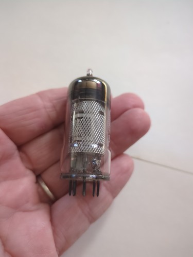 EF40 VALVO Radio TUBE New/Old Stock DY L9 R~ 443 Not Tested - Picture 3 of 11