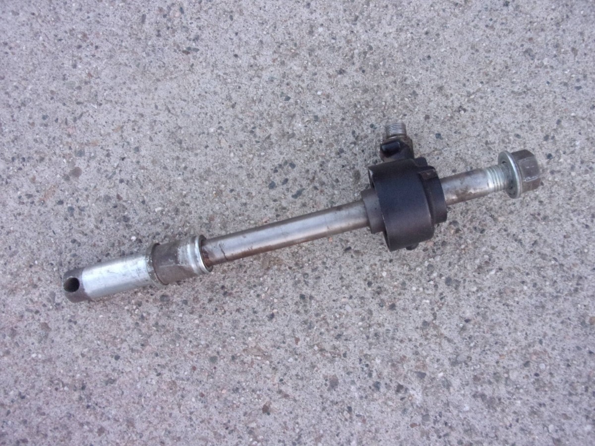 1984 KAWASAKI GPz750 ZX750 OEM SPEEDO DRIVE GEAR / FRONT WHEEL