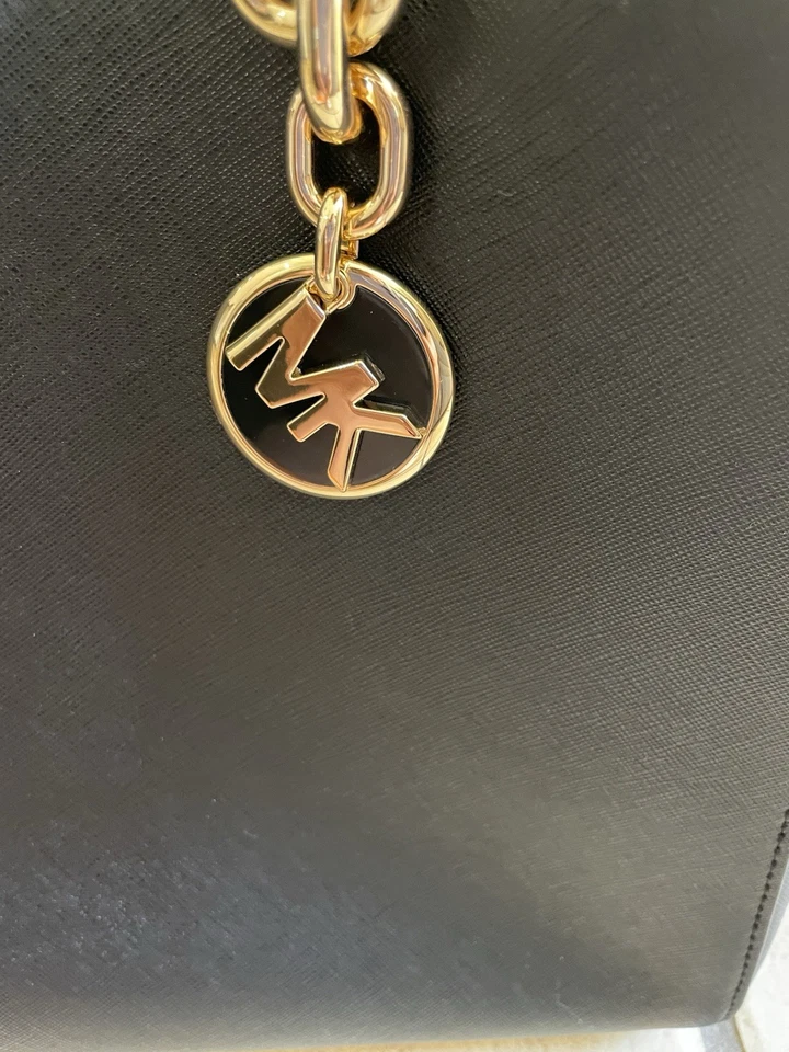 BNWT Black Michael Kors Leather Cynthia Handbag  - Image 2 of 4