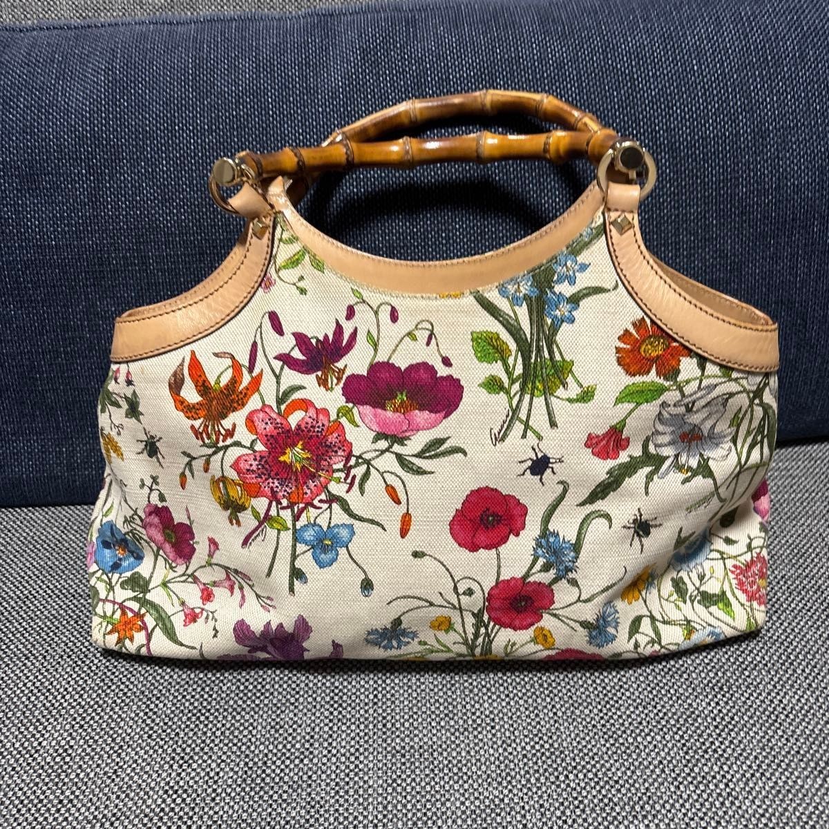 Borsa a mano Gucci Flora bambù tela motivo floreale manico danneggiato