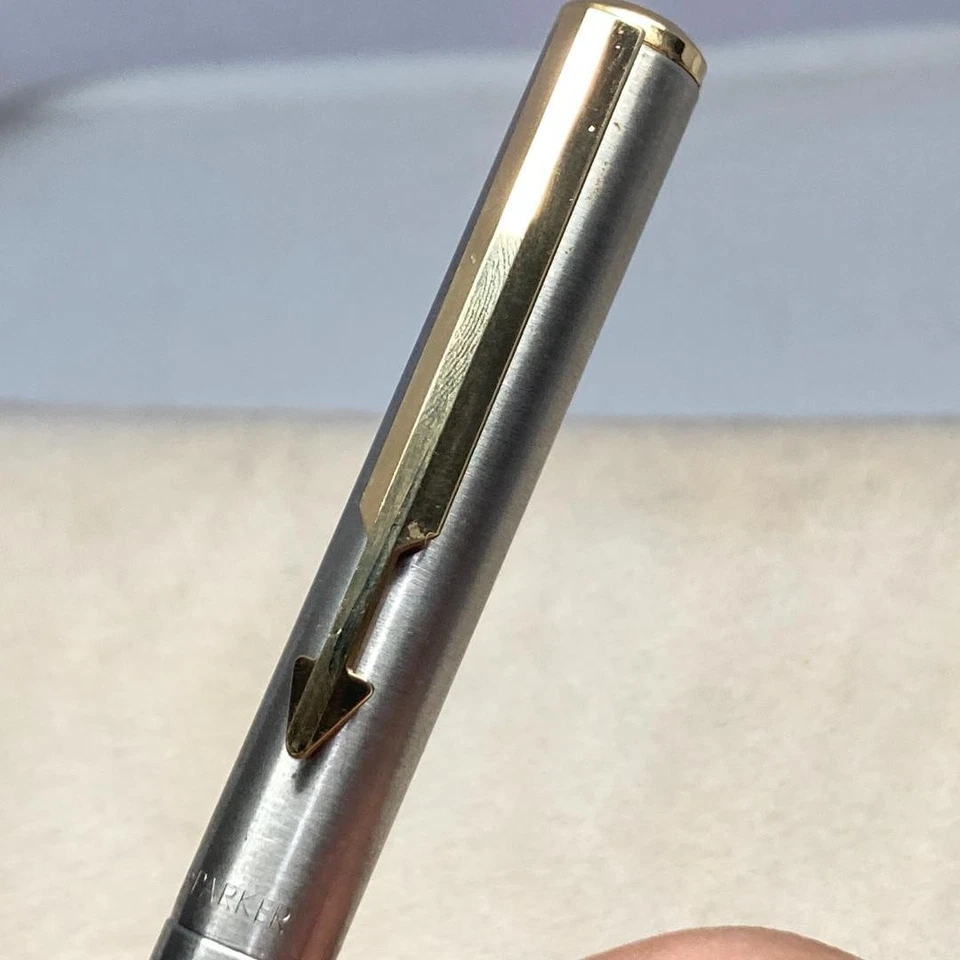 Pluma Estilográfica Parker Cartucho Plata Oro #55ee57 Foto 2 de 4