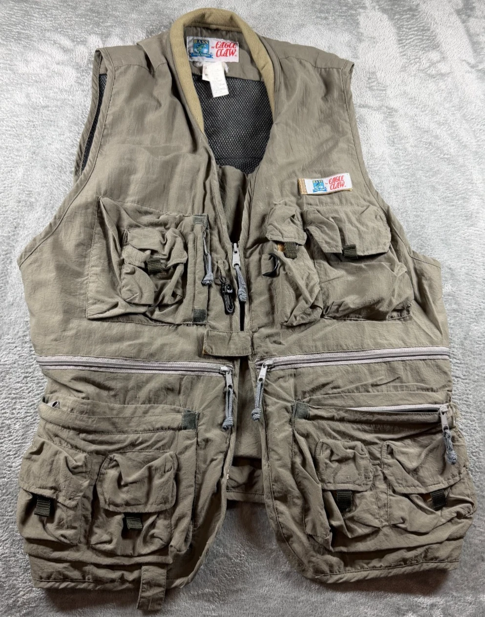Vtg Bass Eagle Claw Fishing Vest Mens XL Khaki Multi Pocket Mesh Utility
