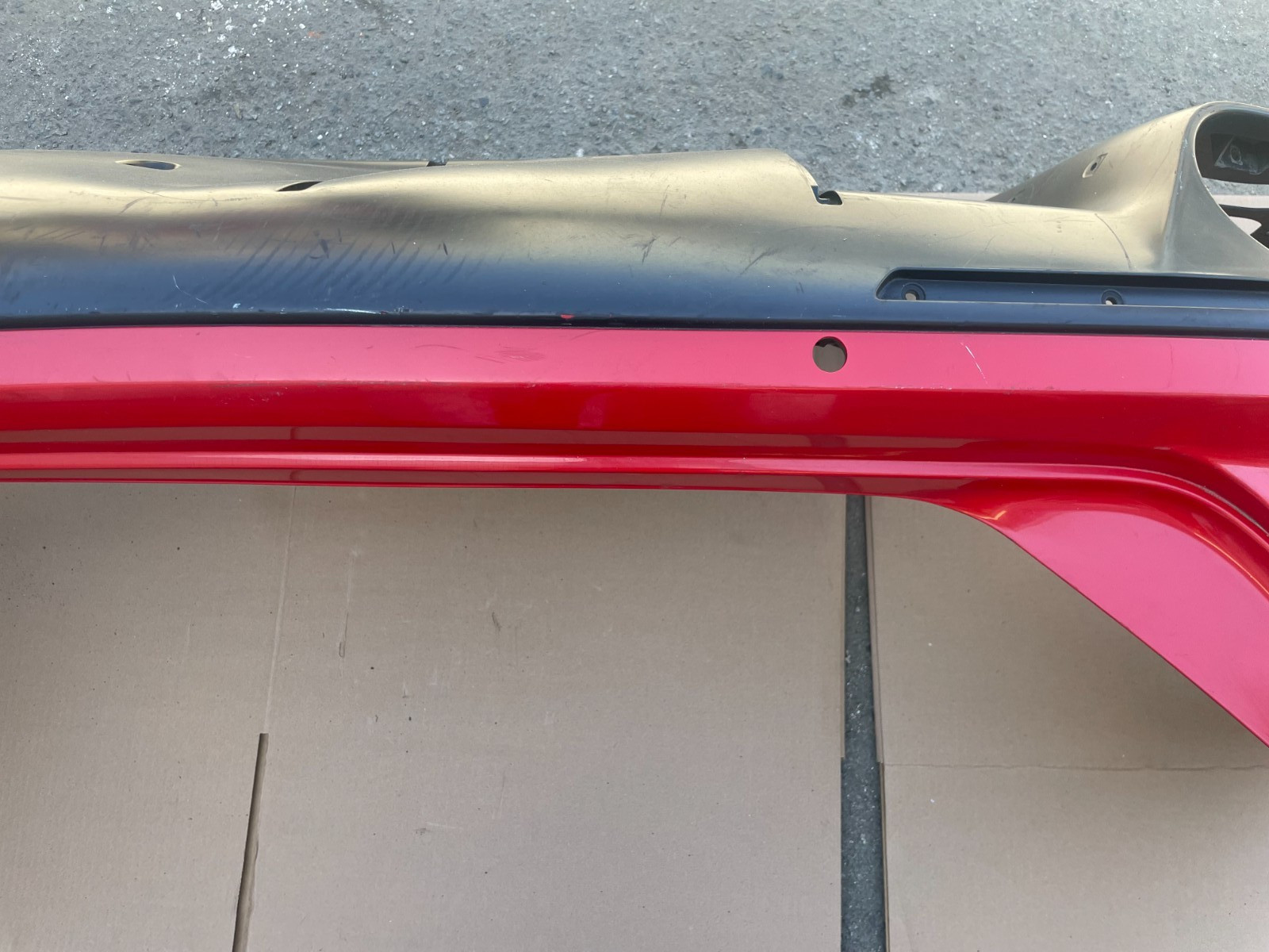 2015 - 2018 FERRARI CALIFORNIA T TURBO REAR BUMPER COVER & VALANCE 085828300 OEM