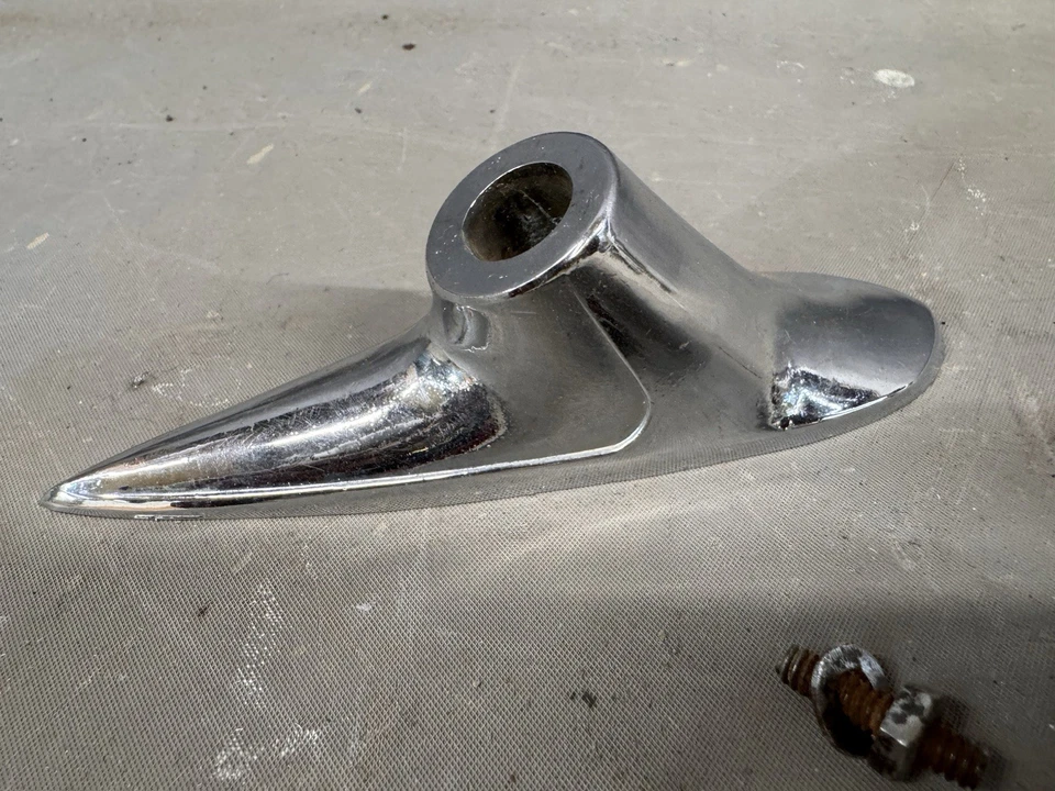 1961-1962 Chevy Impala Belair antena de rádio base acabamento moldura quarto 1/4 painel SS - Imagem 2 de 4