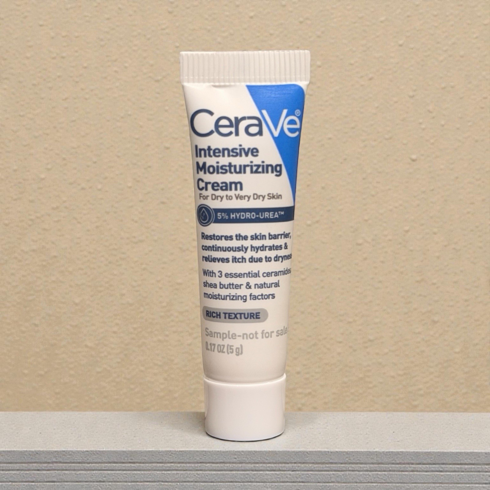 Dry Skin Travel Set - CeraVe + La Roche - Posay Mini Skincare