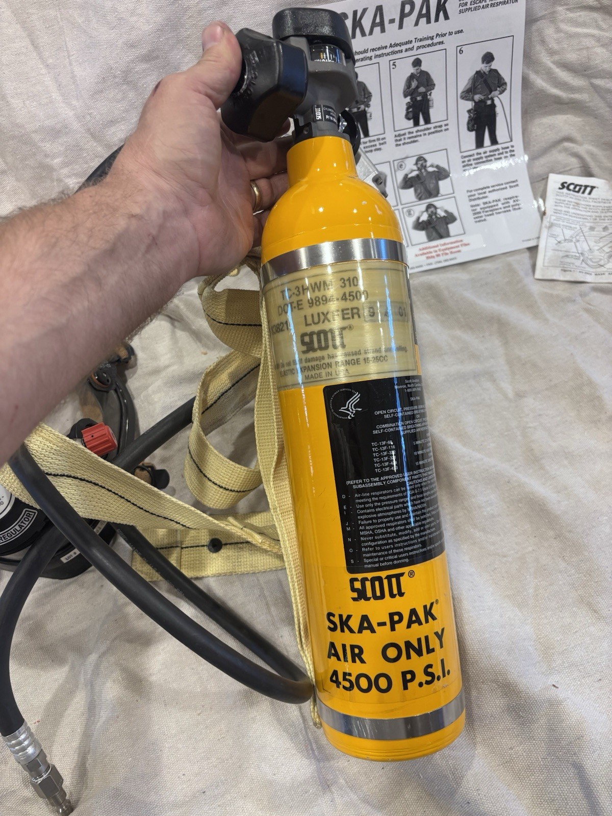 Scott SKA-PAK Escape SABA Emergency Bottle Remote Mobile Air SCBA W/ AV2000 mask