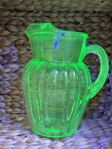 Anchor Hocking Vintage Optic Vaseline Uranium Glass Large Pitcher Super Glowy!!