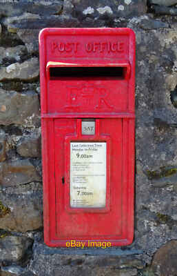 Foto 6x4 Elizabeth II Briefkasten auf Loftus Hill, Sedbergh Postbox Nr. LA10 c2021