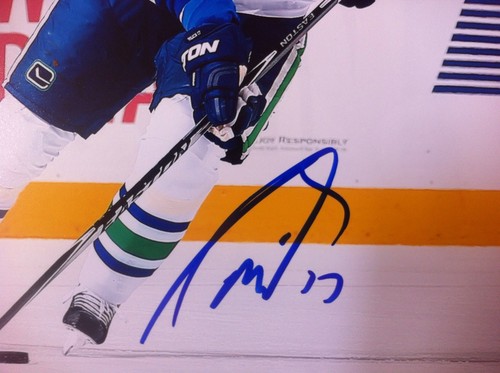 Radim Vrbata Autographed 8x10 Photo Vancouver Canucks Blackhawks Coyotes - Picture 2 of 2