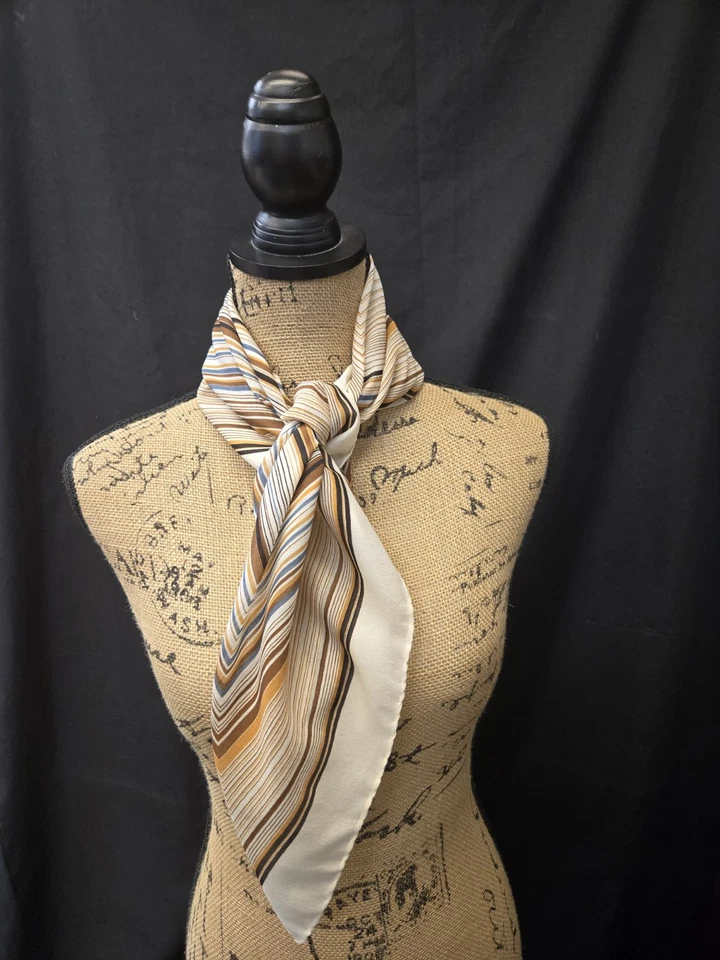 Juego de 2 bufandas de poliéster Gim Renoir de colección, 1 púrpura y 1 marrón, ~30" cuadrados Foto 2 de 4