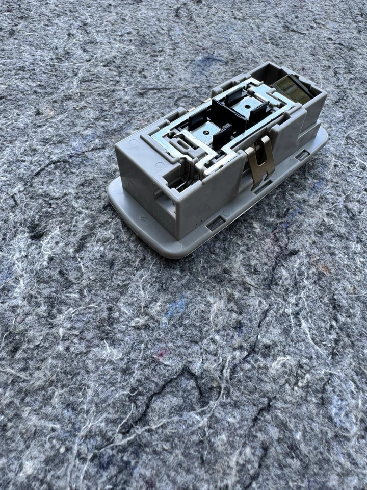 ❗️OEM❗️2014-2020 Nissan Rogue techo trasero interior domo luz lámpara Foto 4 de 4