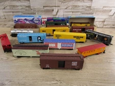 Lot 15 HO/N Scale Reefer Boxcars Tank Car Caboose Athearn Bachmann Tyco Mantua