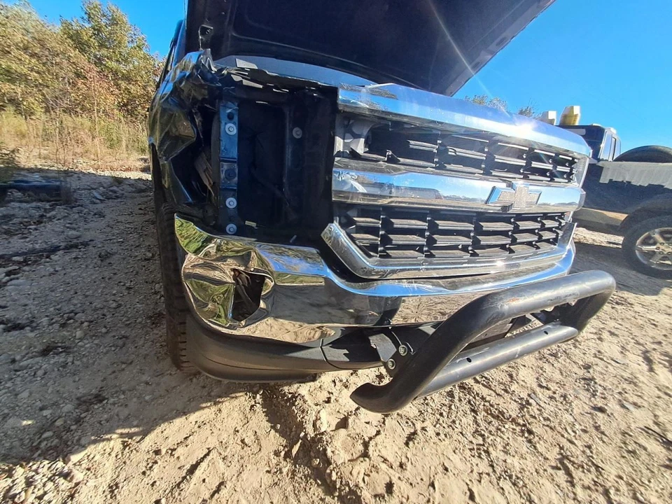 2017 Chevrolet Silverado 1500 Trunk Lid Used Local Pickup Only 2738091 - Image 2 of 4