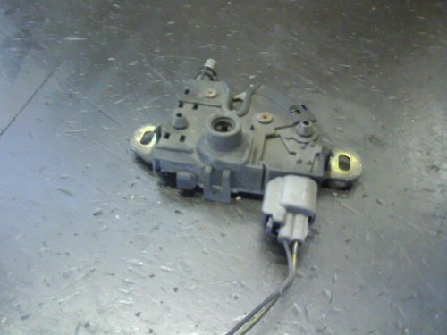 Verschluss Sicherungshaken Motorhaube Ford Focus Turnier DI