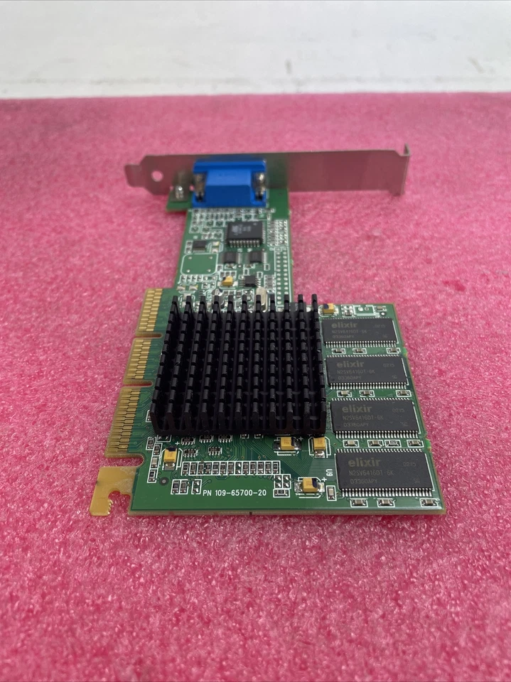 Tarjeta de gráficos Rage Xpert2000Pro Ultra 32M AGP Foto 2 de 4