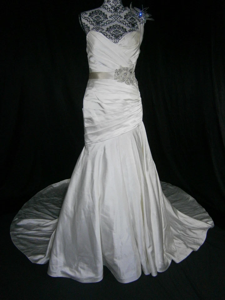 Свадебное платье Lazaro 3110 Amanda на одно плечо с облегающим верхом и широкой юбкой жемчуг 10 атласный шелк - Изображение 2 из 4