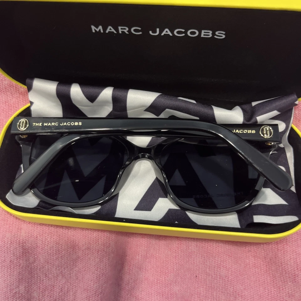 Солнцезащитные очки Marc Jacobs с чехлом и чистящим средством - Изображение 3 из 3