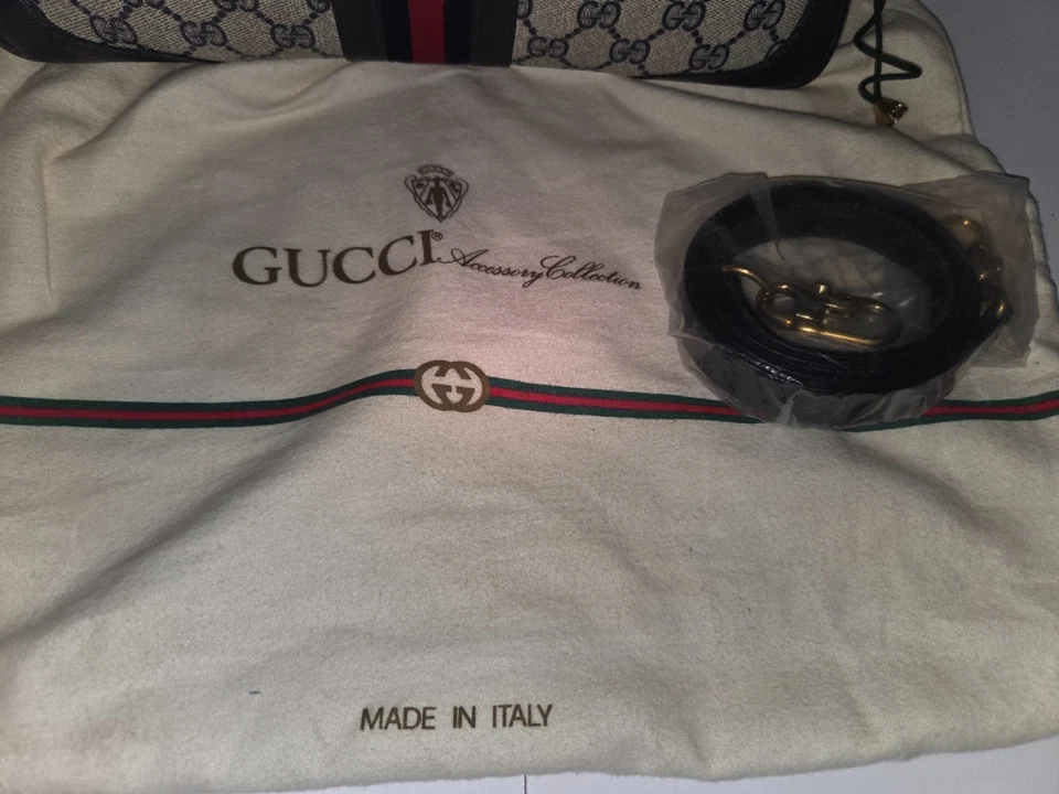 Bolso Boston GUCCI de Colección Años 80 Azul Marino Correa para el Hombro Bolsa para el Polvo Accesorios Colección Foto 2 de 4