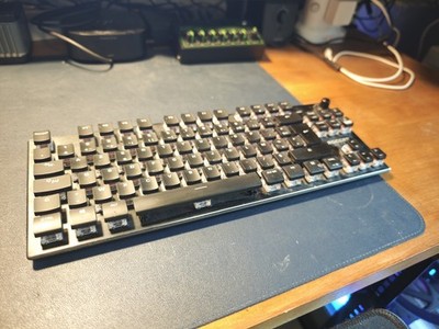 ROCCAT Vulcan TKL Compact Mechanische RGB Switch Titan Tastatur - Französisch AZERTY