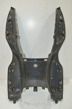 SUZUKI EPICURO UC 125 TRITTBRETT INNENVERKLEIDUNG VERKLEIDUNG FUßRAUM FUßABLAGE