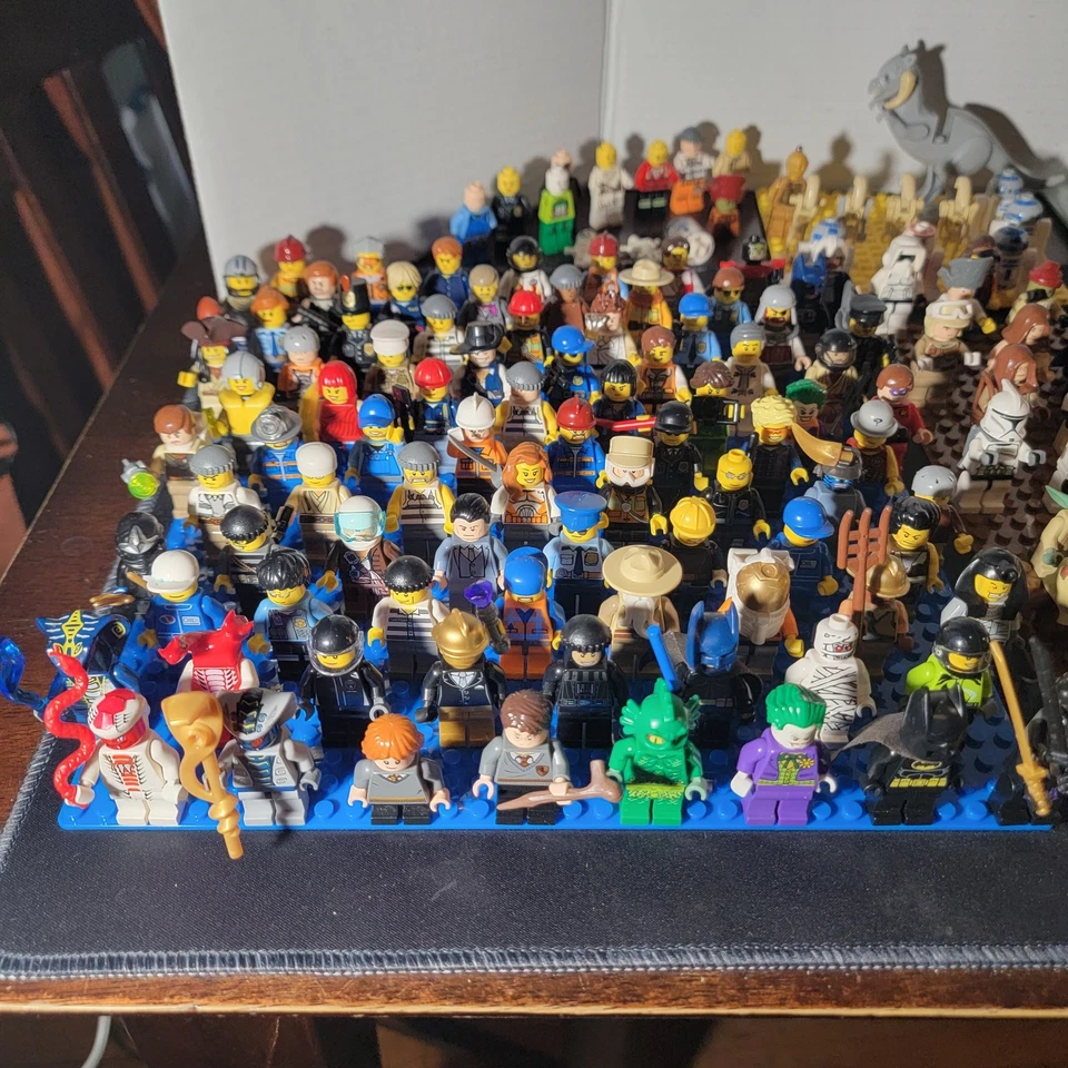 230+ Lego Minifigs Star Wars Minifigures Ninjago Marvel  Misc + Accs & Animals - Image 3 of 4