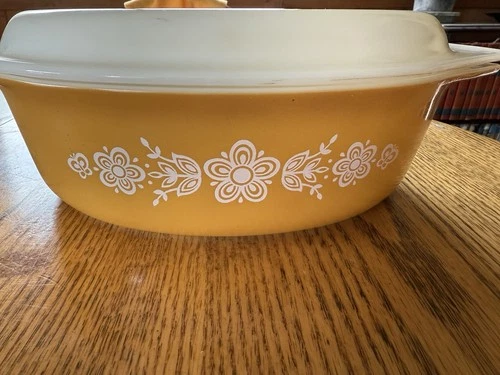 Vintage Pyrex Butterfly Daisy Gold 2.5 QT Oval Casserole Dish #045 w/ Lid