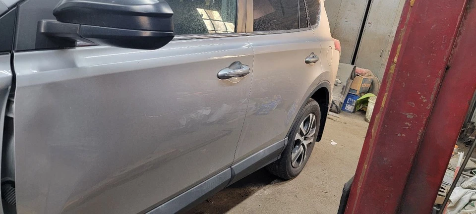 Toyota Rav4 2016 pedales de freno de gasolina 2,5 litros, 4 cilindros, automático Foto 4 de 4