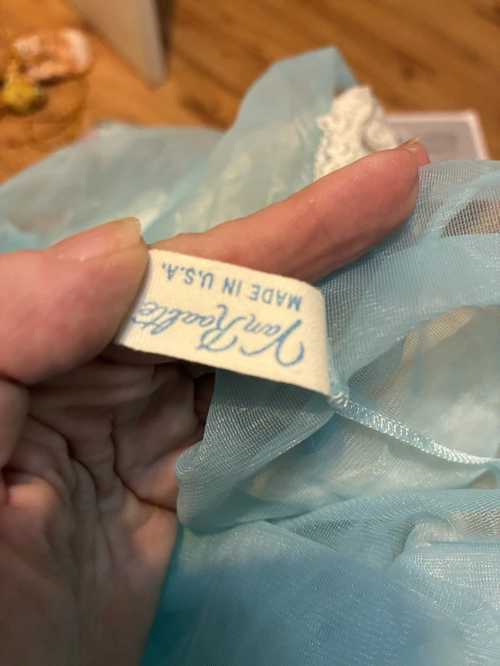 Vintage Lace Tulle Long Night Gown Blue Sz M U S A - Image 4 of 4