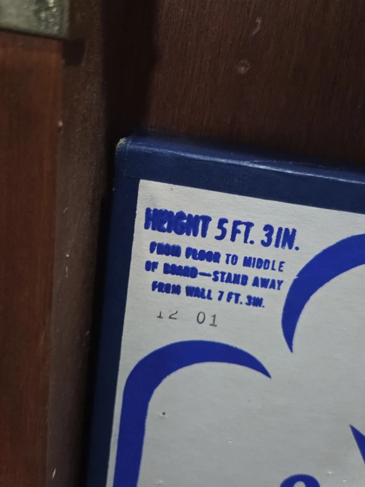 Como nuevo escaso difícil de encontrar ingenioso tablero de dardos con gabinete de madera iluminada + dardos Foto 4 de 4